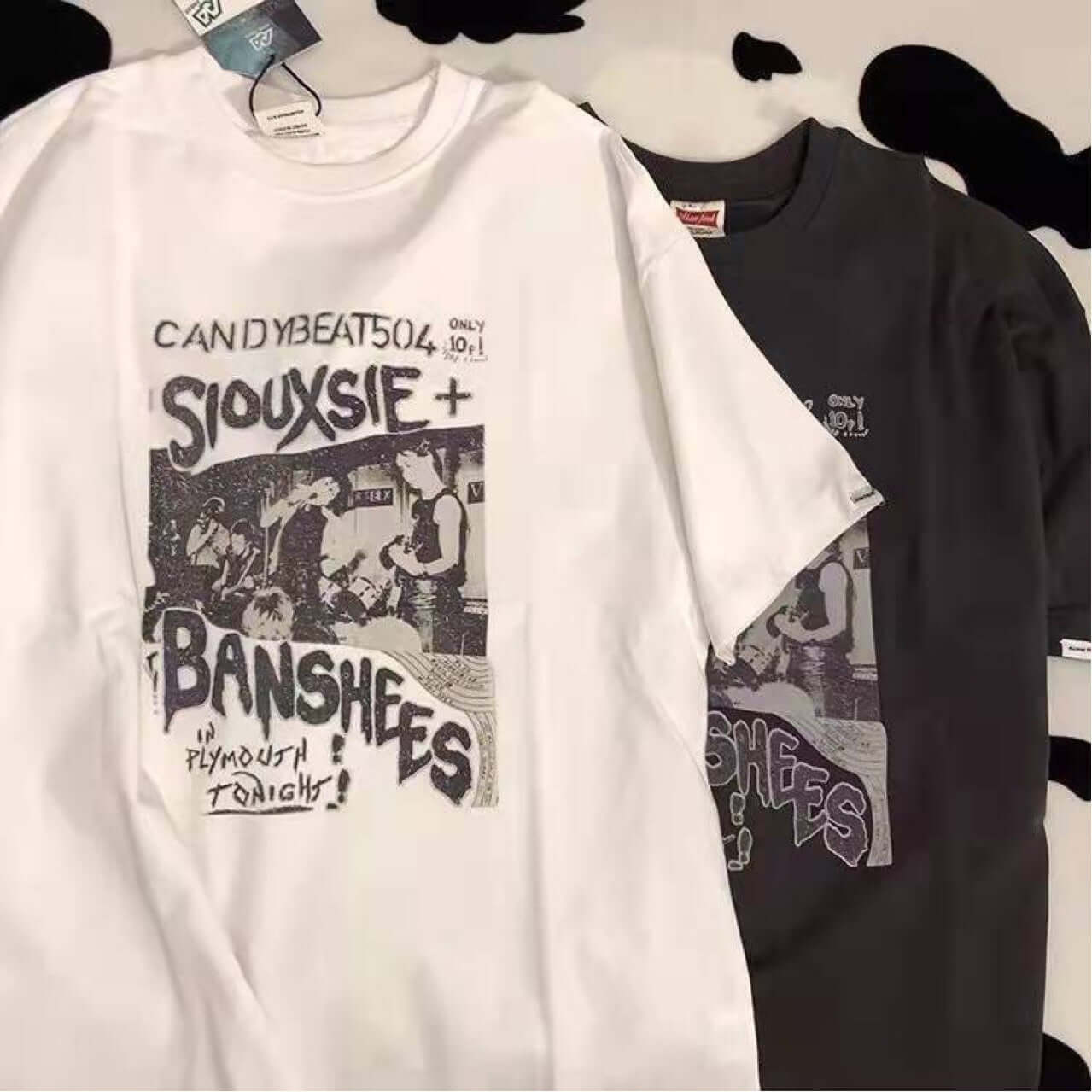 Camiseta vintage estampada para adolescentes en colores blanco y negro, con diseño de Siouxie y Banshees.